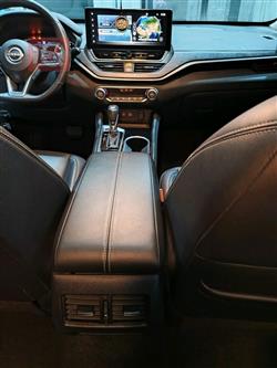 نيسان ألتيما